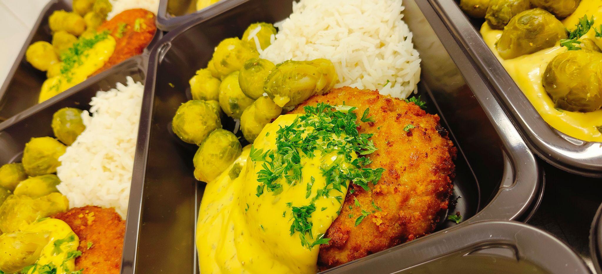 Cordon bleu, riz, choux de Bruxelles.